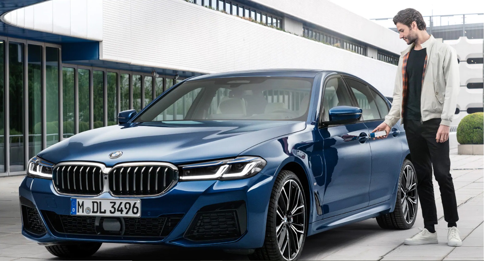 Unlock Your Bmw And Start The Car Using Your Iphone Luxebook